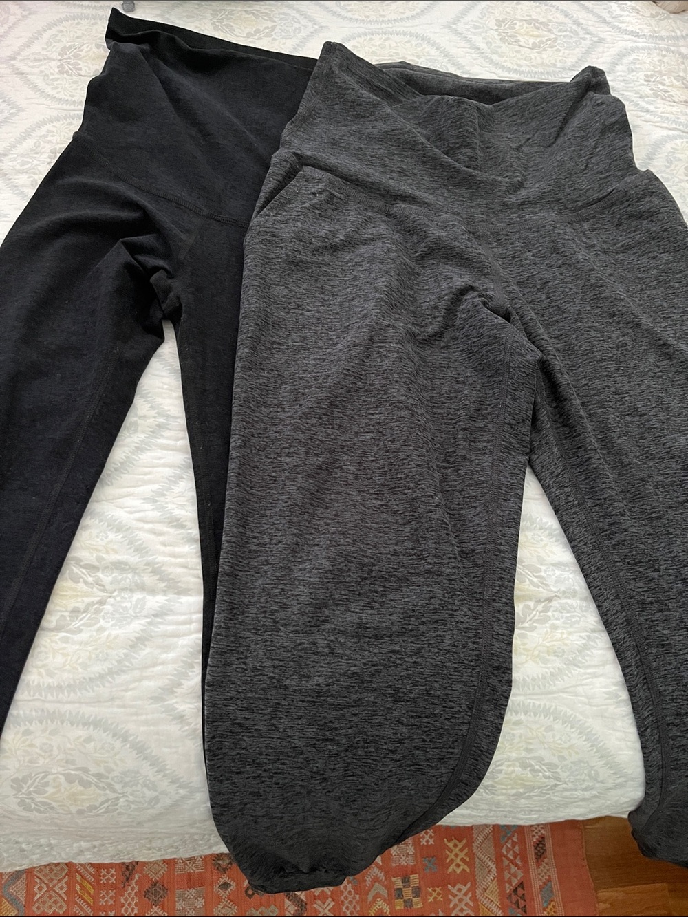 Beyond Yoga maternity Black & Charcoal Gray jogger/ Leggings sizes s and m